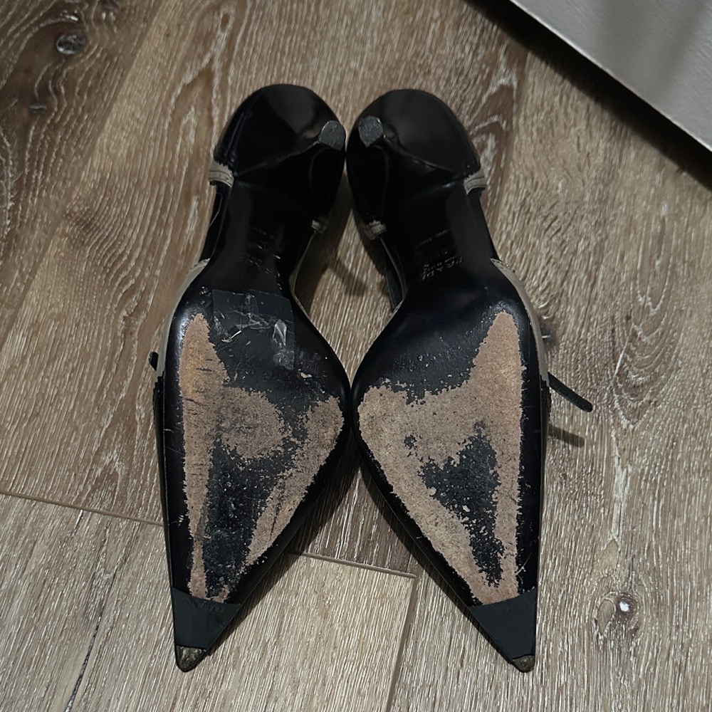 Prada Black and Gray Pointed Heels - Picture 4 of 5